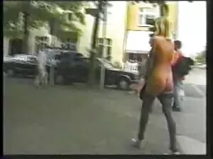 دختر در عینک و كانال ...